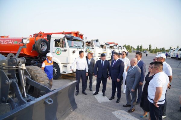 ЖҰМЫСШЫЛАРҒА ЖАҢА ТЕХНИКА БЕРІЛДІ